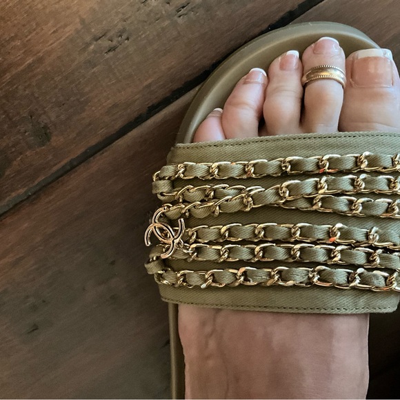 Chanel slides - Picture 6 of 11